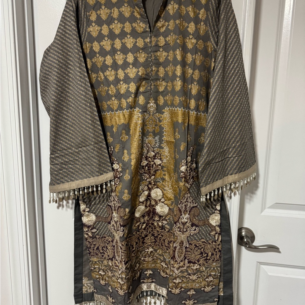 Elegant Gray and Gold Patterned Tunic